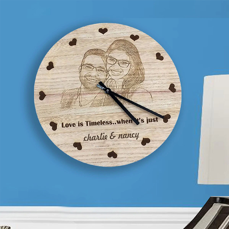 Orologio da parete quadrato con foto incisa in legno personalizzato